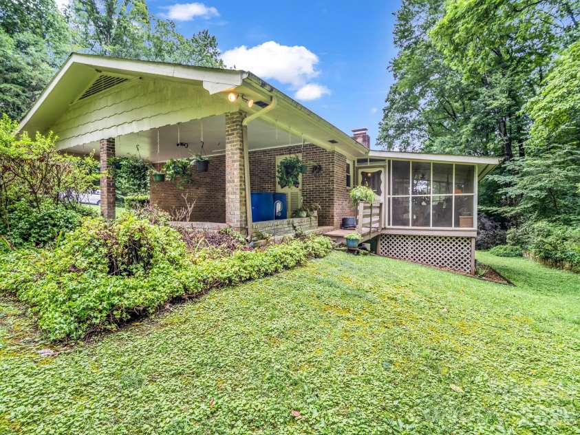 103 Maplewood Lane, Marion, NC 28752.  MLS# CAR4362446, YatesRealty ID 38639. 