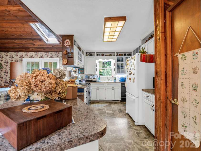 103 Maplewood Lane, Marion, NC 28752.  MLS# CAR4362446, YatesRealty ID 38639. 