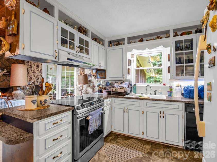 103 Maplewood Lane, Marion, NC 28752.  MLS# CAR4362446, YatesRealty ID 38639. 