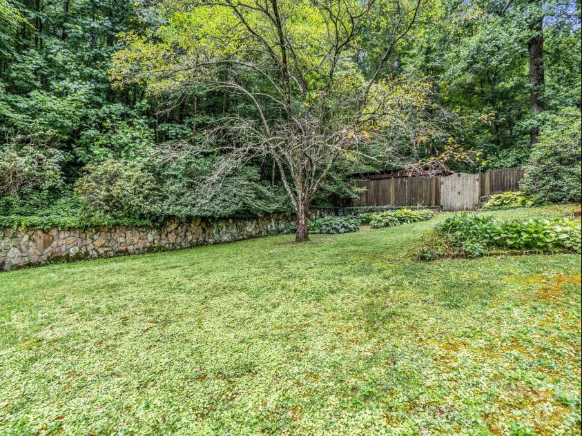 103 Maplewood Lane, Marion, NC 28752.  MLS# CAR4362446, YatesRealty ID 38639. 