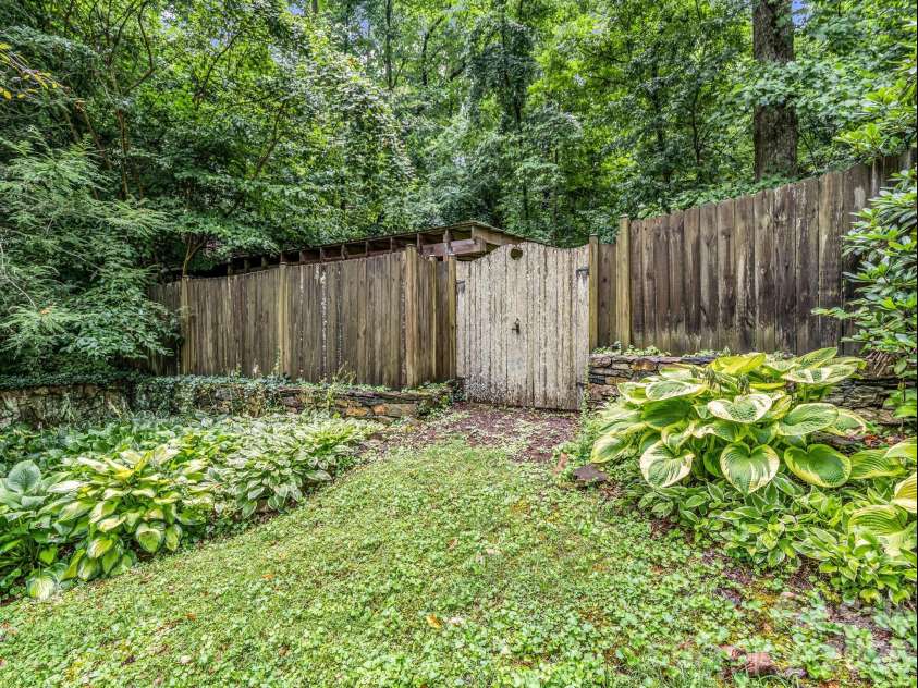 103 Maplewood Lane, Marion, NC 28752.  MLS# CAR4362446, YatesRealty ID 38639. 