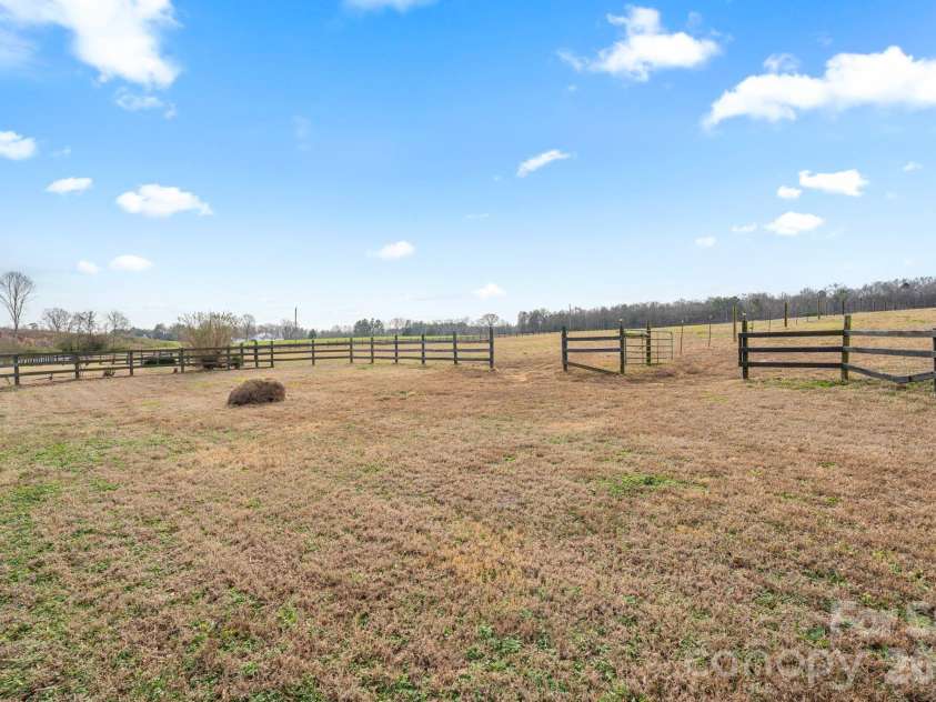 940 Wade Funderburk Road, Pageland, SC 29728.  MLS# CAR4334919, YatesRealty ID 3864. 