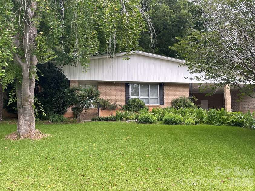 3209 Greenwood Park Circle, Albemarle, NC 28001.  MLS# CAR4406124, YatesRealty ID 38641. 
