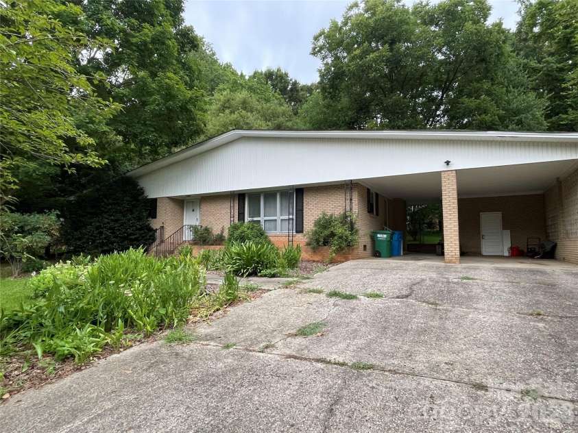 3209 Greenwood Park Circle, Albemarle, NC 28001.  MLS# CAR4406124, YatesRealty ID 38641. 