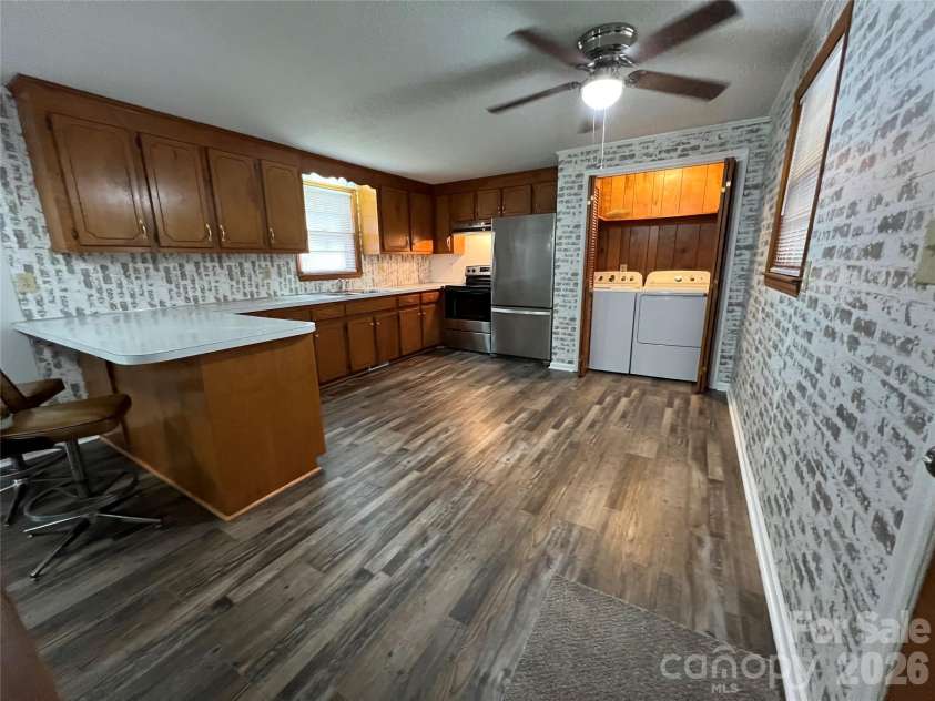 649 Pine Extension, Forest City, NC 28043.  MLS# CAR4366427, YatesRealty ID 38642. Eat in kitchen