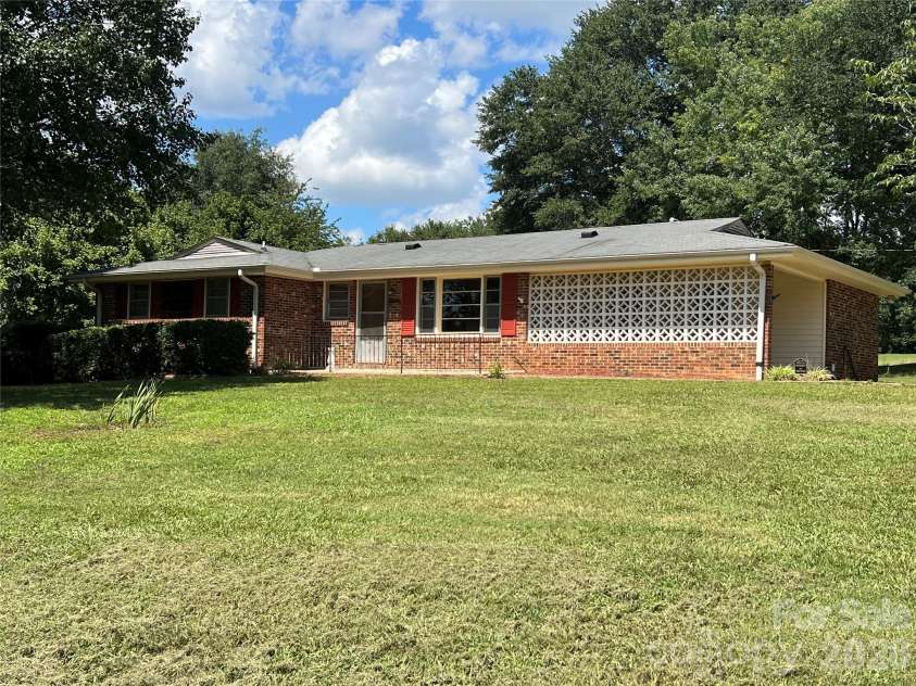 649 Pine Street Extension, Forest City, NC 28043.  MLS# CAR4366427, YatesRealty ID 38642. 