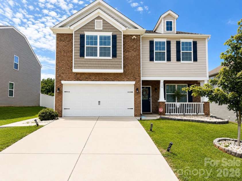 7129 Branch Fork Road, Charlotte, NC 28215.  MLS# CAR4403851, YatesRealty ID 38645. 
