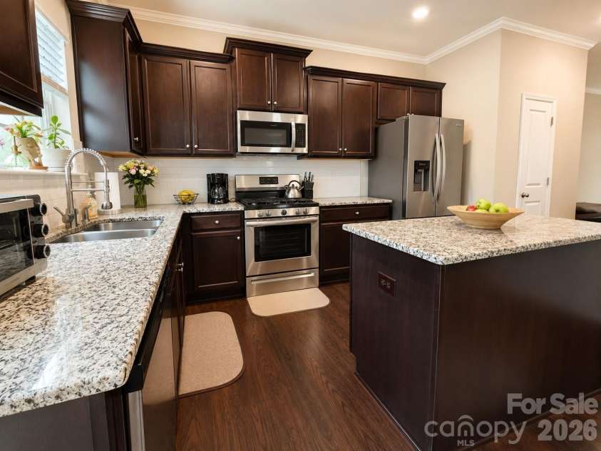 7129 Branch Fork Road, Charlotte, NC 28215.  MLS# CAR4403851, YatesRealty ID 38645. 
