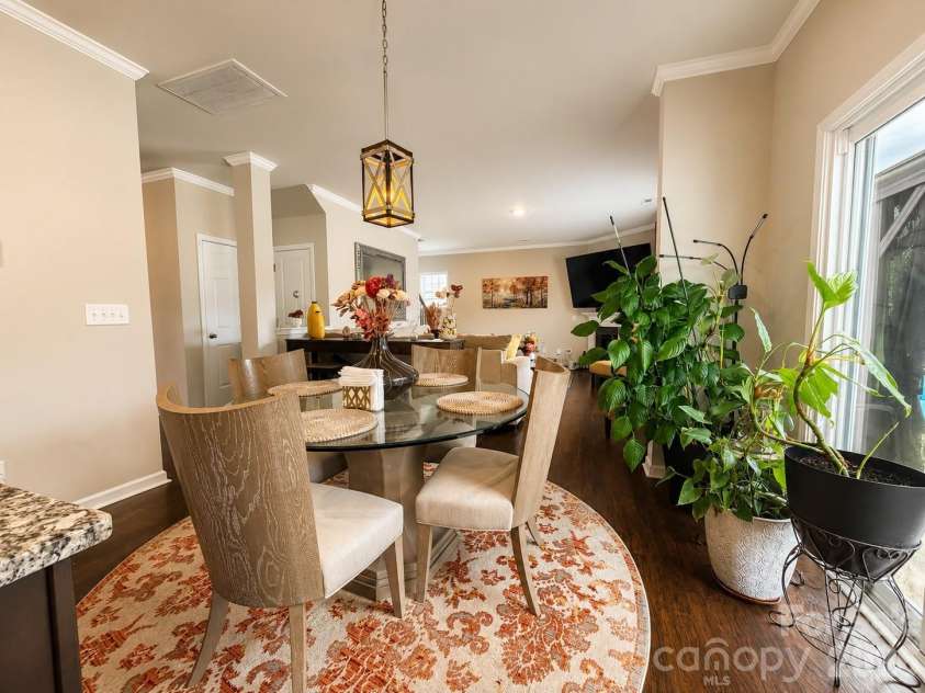 7129 Branch Fork Road, Charlotte, NC 28215.  MLS# CAR4403851, YatesRealty ID 38645. 
