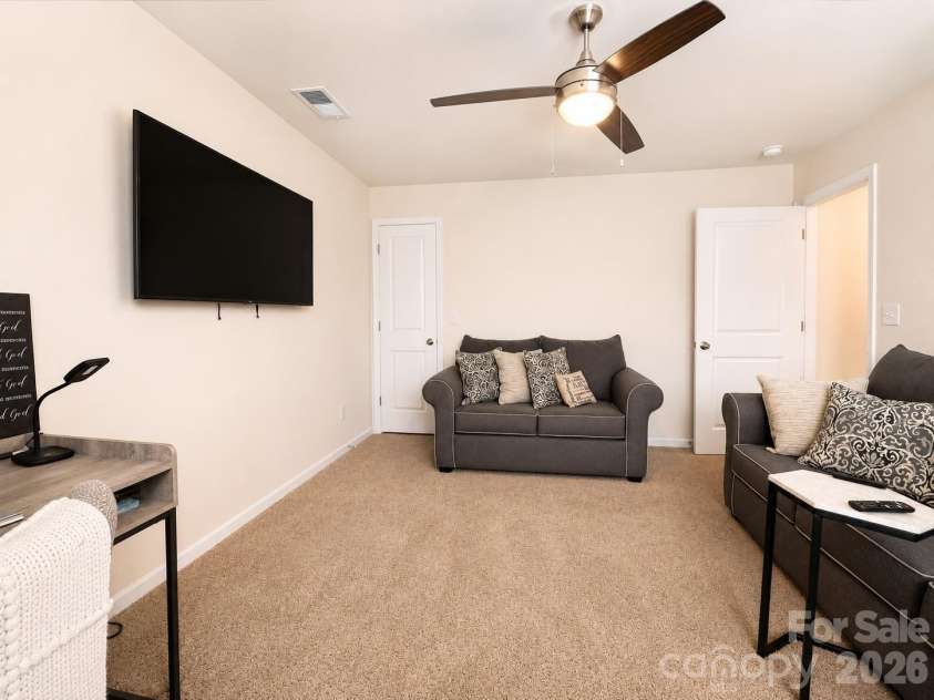 7129 Branch Fork Road, Charlotte, NC 28215.  MLS# CAR4403851, YatesRealty ID 38645. 
