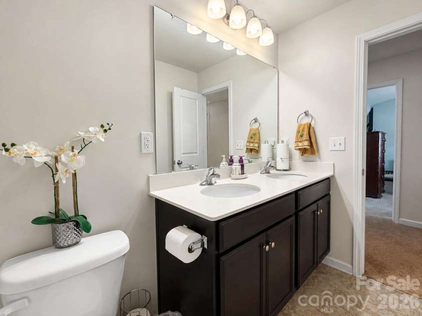 7129 Branch Fork Road, Charlotte, NC 28215.  MLS# CAR4403851, YatesRealty ID 38645. 