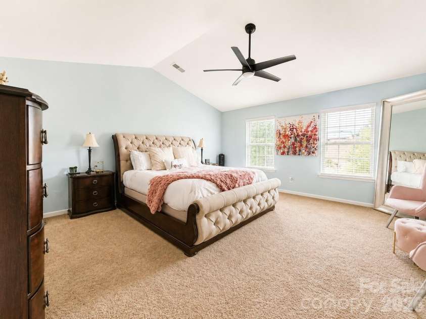 7129 Branch Fork Road, Charlotte, NC 28215.  MLS# CAR4403851, YatesRealty ID 38645. 