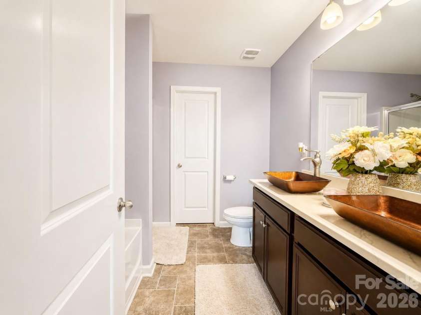 7129 Branch Fork Road, Charlotte, NC 28215.  MLS# CAR4403851, YatesRealty ID 38645. 