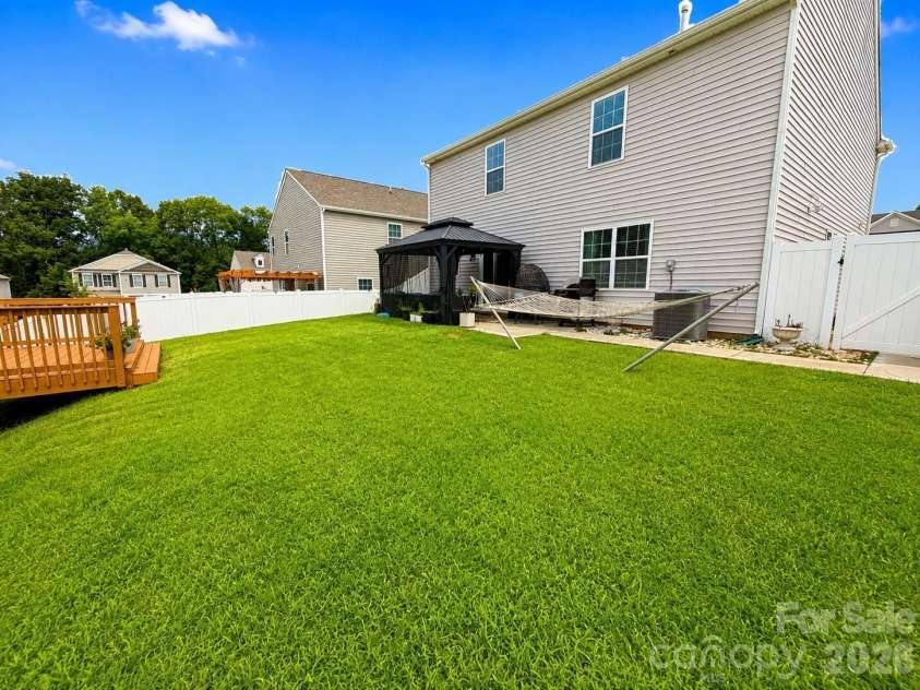 7129 Branch Fork Road, Charlotte, NC 28215.  MLS# CAR4403851, YatesRealty ID 38645. 