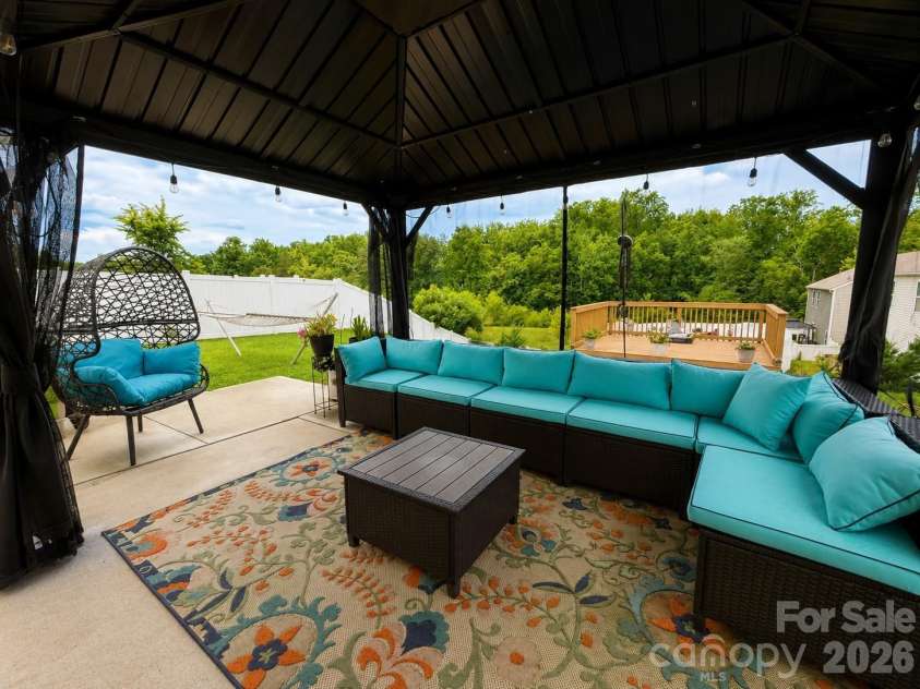 7129 Branch Fork Road, Charlotte, NC 28215.  MLS# CAR4403851, YatesRealty ID 38645. 