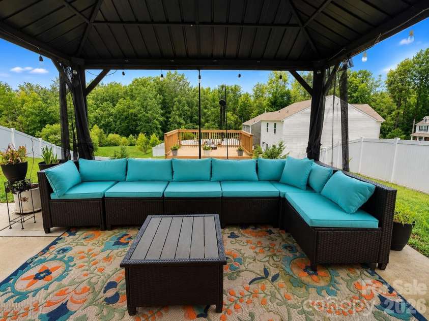 7129 Branch Fork Road, Charlotte, NC 28215.  MLS# CAR4403851, YatesRealty ID 38645. 