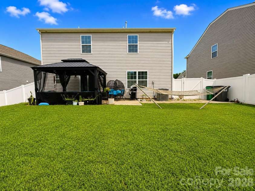 7129 Branch Fork Road, Charlotte, NC 28215.  MLS# CAR4403851, YatesRealty ID 38645. 