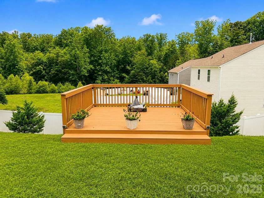 7129 Branch Fork Road, Charlotte, NC 28215.  MLS# CAR4403851, YatesRealty ID 38645. 