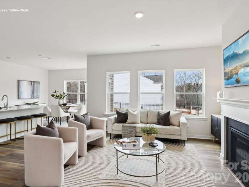 5125 Parker Forest Drive, Charlotte, NC 28215.  MLS# CAR4404372, YatesRealty ID 38648. 