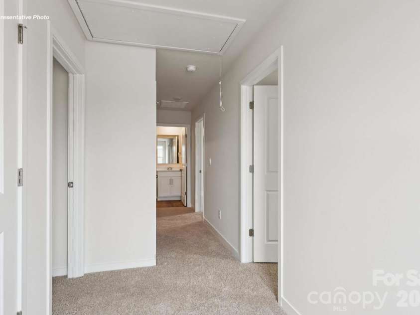 5125 Parker Forest Drive, Charlotte, NC 28215.  MLS# CAR4404372, YatesRealty ID 38648. 