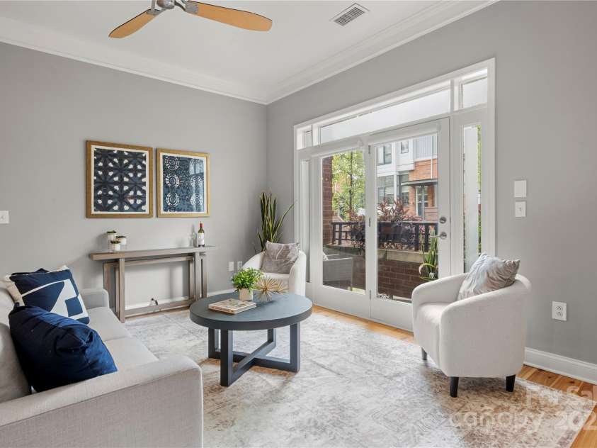 613 Garden District Drive, Charlotte, NC 28202.  MLS# CAR4307046, YatesRealty ID 38648. 