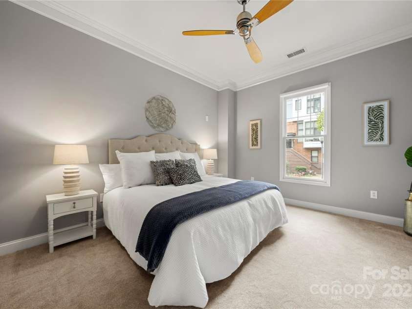 613 Garden District Drive, Charlotte, NC 28202.  MLS# CAR4307046, YatesRealty ID 38648. 
