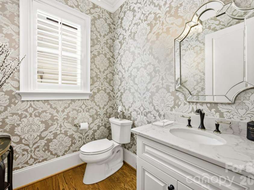6834 Providence Lane, Charlotte, NC 28226.  MLS# CAR4397682, YatesRealty ID 38649. 