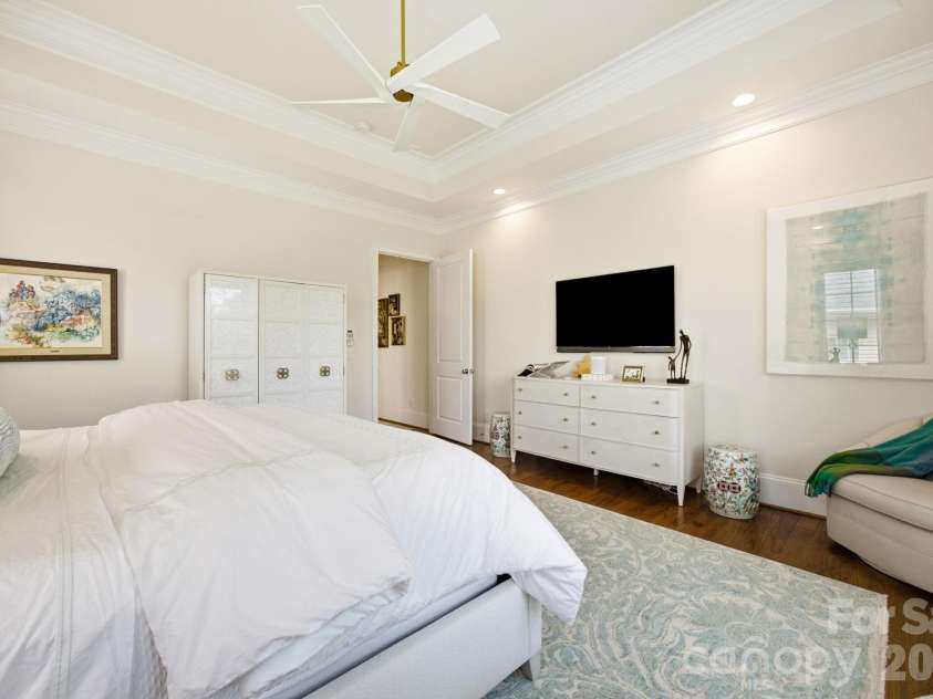 6834 Providence Lane, Charlotte, NC 28226.  MLS# CAR4397682, YatesRealty ID 38649. 