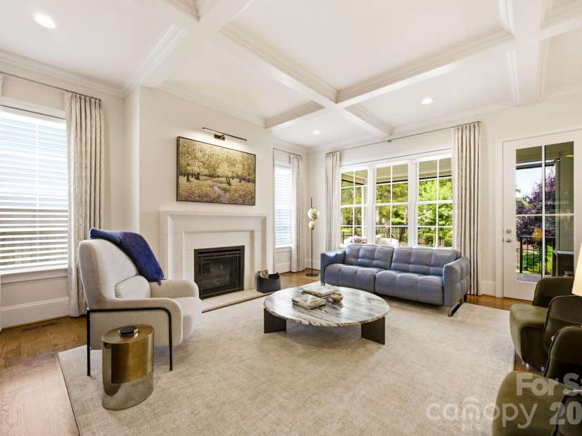6834 Providence Lane, Charlotte, NC 28226.  MLS# CAR4397682, YatesRealty ID 38649. 