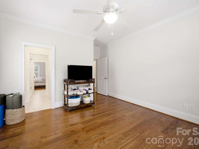 6834 Providence Lane, Charlotte, NC 28226.  MLS# CAR4397682, YatesRealty ID 38649. 