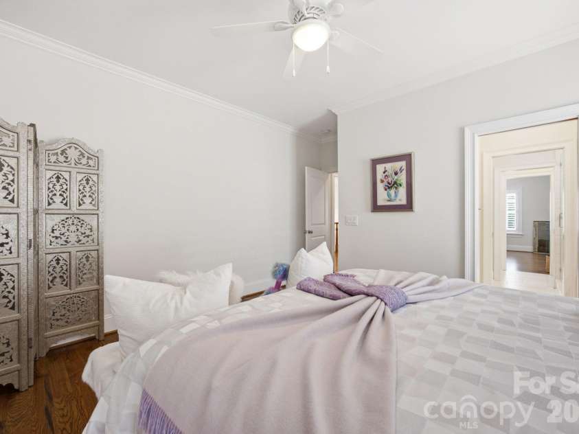 6834 Providence Lane, Charlotte, NC 28226.  MLS# CAR4397682, YatesRealty ID 38649. 