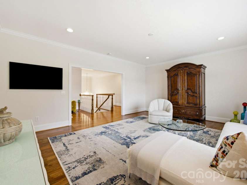 6834 Providence Lane, Charlotte, NC 28226.  MLS# CAR4397682, YatesRealty ID 38649. 