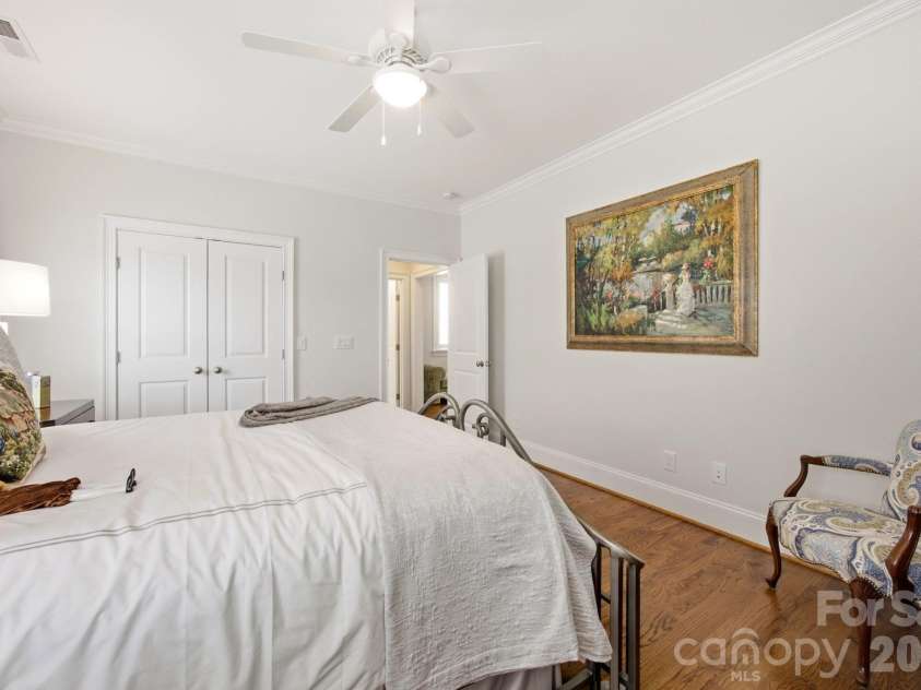 6834 Providence Lane, Charlotte, NC 28226.  MLS# CAR4397682, YatesRealty ID 38649. 