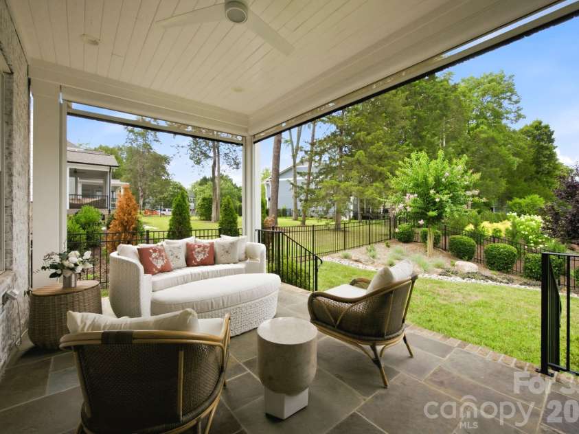 6834 Providence Lane, Charlotte, NC 28226.  MLS# CAR4397682, YatesRealty ID 38649. 