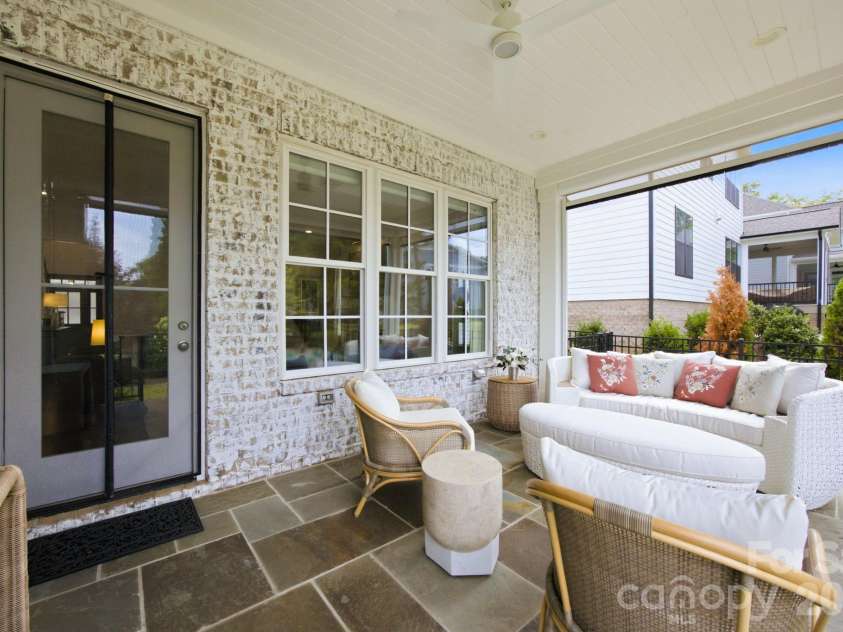 6834 Providence Lane, Charlotte, NC 28226.  MLS# CAR4397682, YatesRealty ID 38649. 