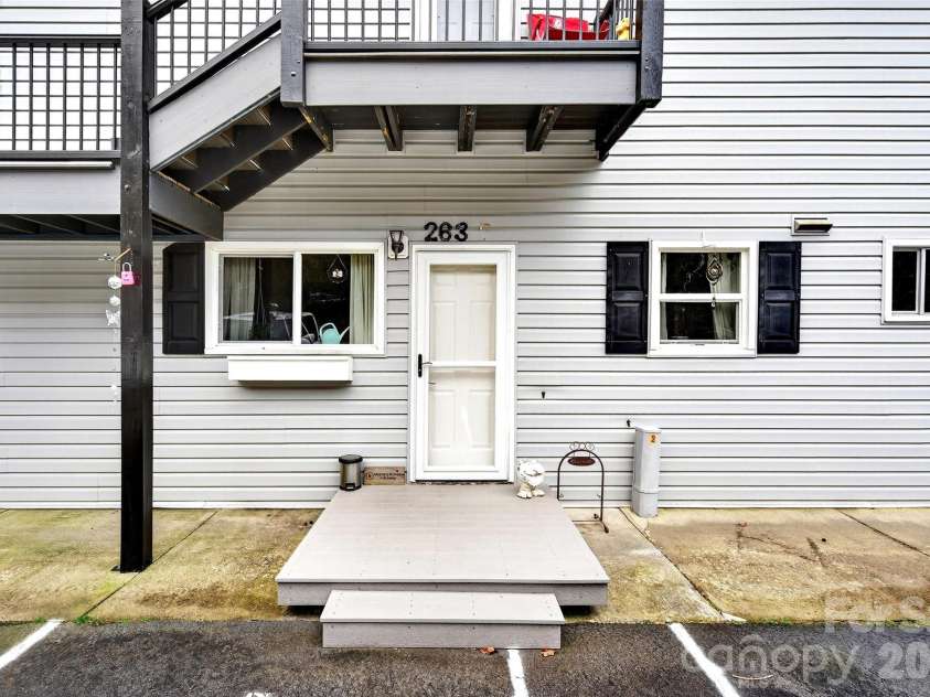 263 Fairway Lane, Spruce Pine, NC 28777.  MLS# CAR4338354, YatesRealty ID 3865. 