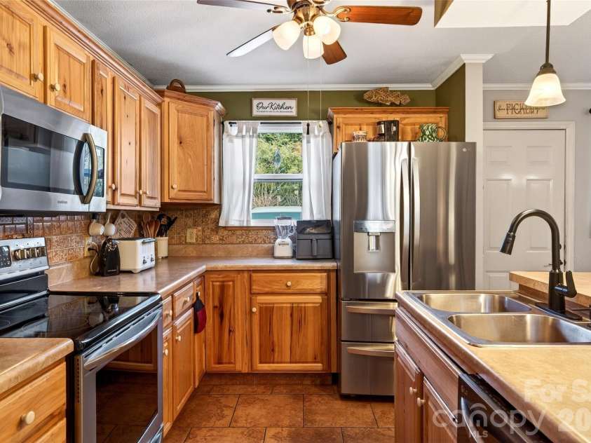 263 Fairway Lane, Spruce Pine, NC 28777.  MLS# CAR4338354, YatesRealty ID 3865. 