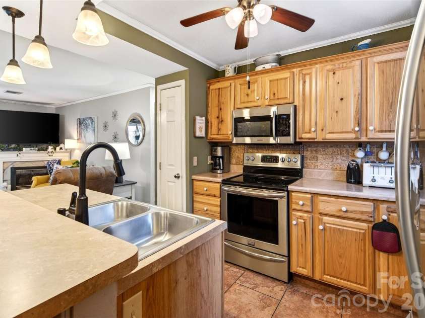 263 Fairway Lane, Spruce Pine, NC 28777.  MLS# CAR4338354, YatesRealty ID 3865. 