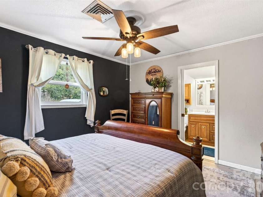 263 Fairway Lane, Spruce Pine, NC 28777.  MLS# CAR4338354, YatesRealty ID 3865. 