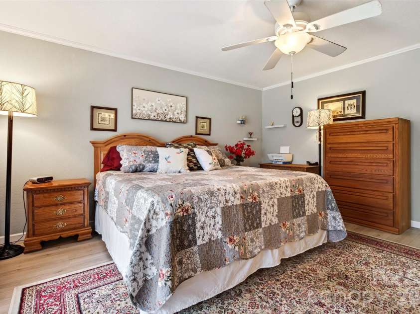 263 Fairway Lane, Spruce Pine, NC 28777.  MLS# CAR4338354, YatesRealty ID 3865. 