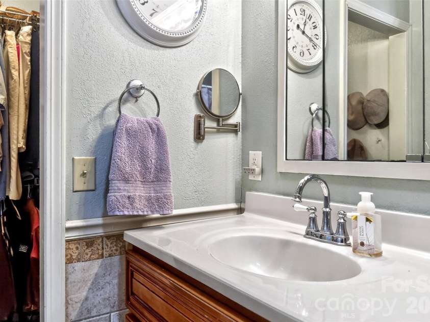 263 Fairway Lane, Spruce Pine, NC 28777.  MLS# CAR4338354, YatesRealty ID 3865. 