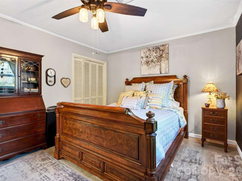 263 Fairway Lane, Spruce Pine, NC 28777.  MLS# CAR4338354, YatesRealty ID 3865. 