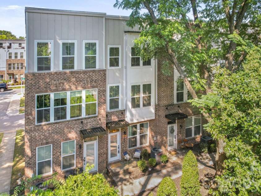 547 Old Mill Road, Charlotte, NC 28206.  MLS# CAR4402535, YatesRealty ID 38650. 