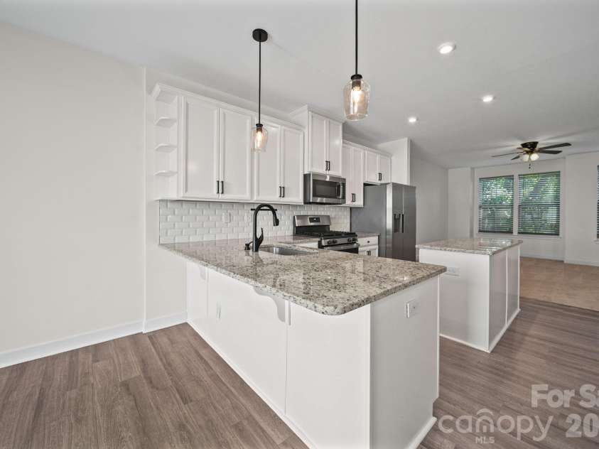 547 Old Mill Road, Charlotte, NC 28206.  MLS# CAR4402535, YatesRealty ID 38650. 