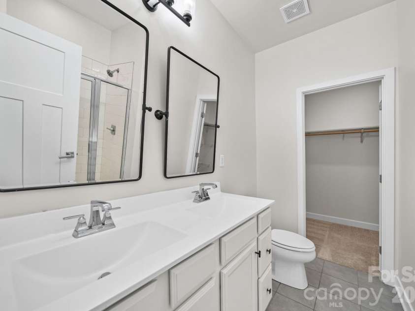 547 Old Mill Road, Charlotte, NC 28206.  MLS# CAR4402535, YatesRealty ID 38650. 