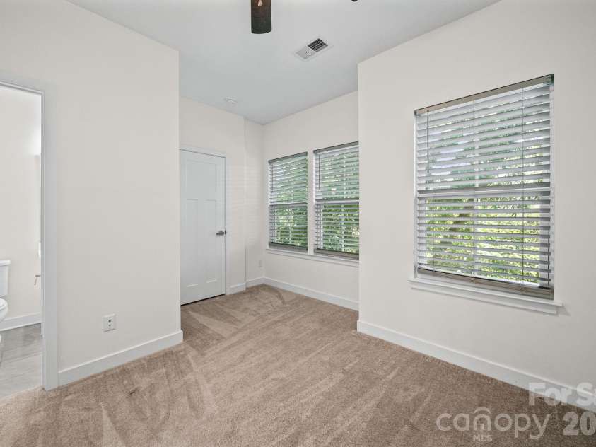 547 Old Mill Road, Charlotte, NC 28206.  MLS# CAR4402535, YatesRealty ID 38650. 