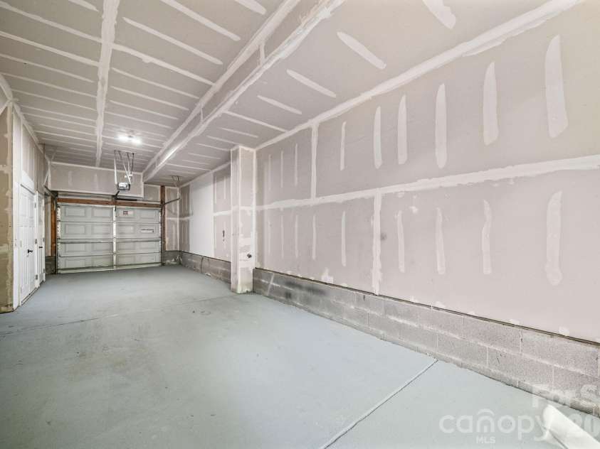 547 Old Mill Road, Charlotte, NC 28206.  MLS# CAR4402535, YatesRealty ID 38650. 