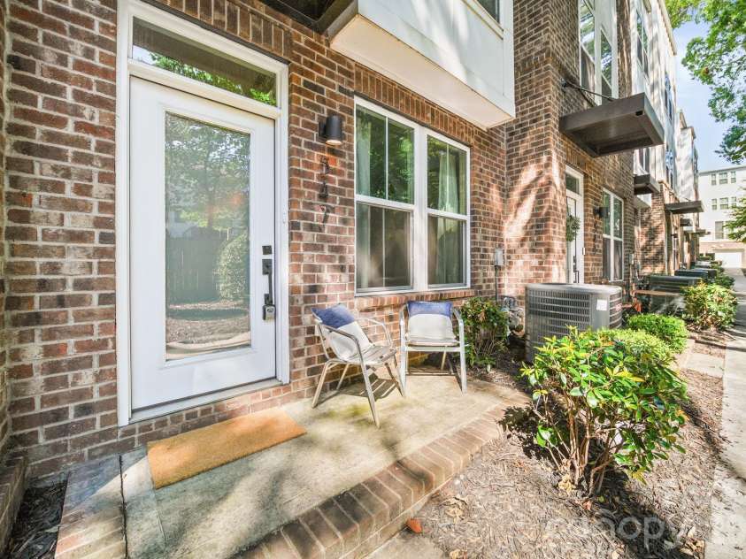 547 Old Mill Road, Charlotte, NC 28206.  MLS# CAR4402535, YatesRealty ID 38650. 