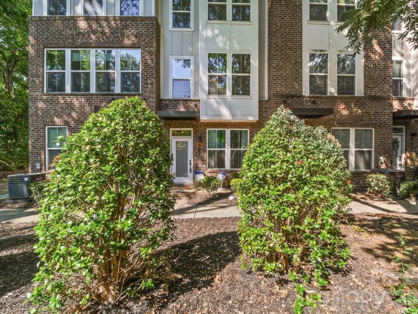 547 Old Mill Road, Charlotte, NC 28206.  MLS# CAR4402535, YatesRealty ID 38650. 