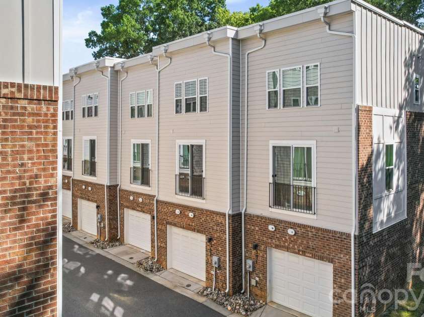 547 Old Mill Road, Charlotte, NC 28206.  MLS# CAR4402535, YatesRealty ID 38650. 